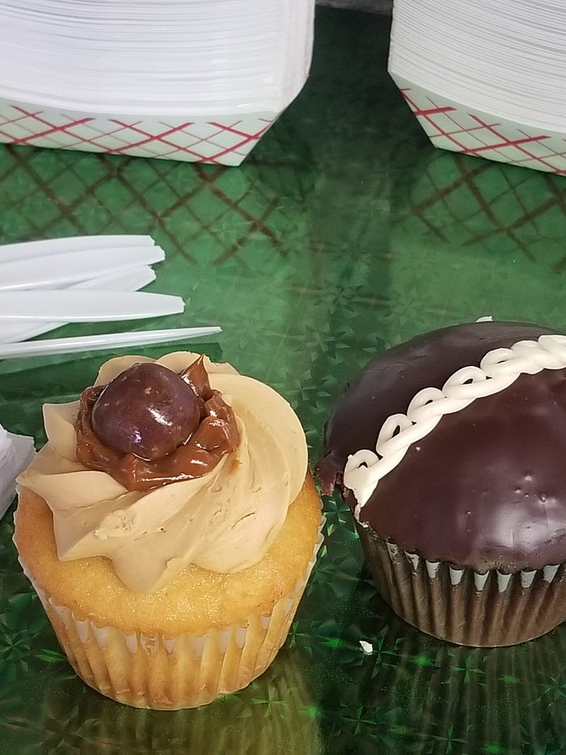 Desert Stop Food Truck rental - Long Island University Open House College cupcakes students